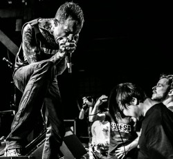 Ακούστε τα νέα τραγούδια των Converge 