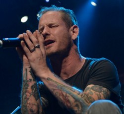 Corey Taylor: «Υπάρχουν τριάντα νέα τραγούδια, αλλά δεν έχω ακούσει κανένα τους» 