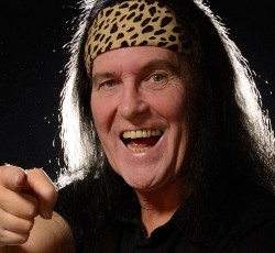 Ο πρώτος τραγουδιστής των AC/DC με τους Barbed Wire σε νέο EP (video)