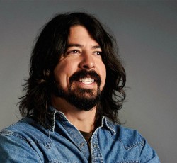 Τι ακριβώς έκανε ο Dave Grohl σε ραδιοφωνική εκπομπή; 