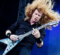 Megadeth στη σκηνή με Meshuggah, Dave Mustaine στο στούντιο με Joey Jordison 