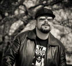 Οι Dimitris Mentzelos & Prejudice Reborn διασκευάζουν το "Ace Of Spades" 