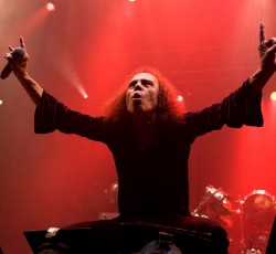 Wendy Dio: «Υπάρχουν τουλάχιστον τρία αδημοσίευτα τραγούδια του Ronnie» 