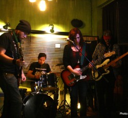 Aκούστε το νέο τραγούδι των Drive By Wire 