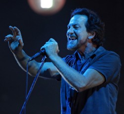 O Eddie Vedder τραγούδησε στο αντίο του Barack Obama 