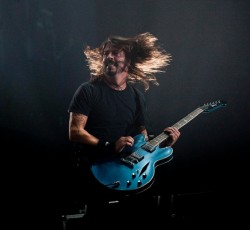 Οι Foo Fighters παρουσιάζουν live ένα καινούργιο τραγούδι (video) 
