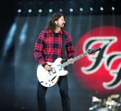 H live επιστροφή των Foo Fighters 