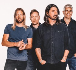 «Μπετόν Και Χρυσός» από τους Foo Fighters τον Σεπτέμβρη 