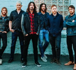 «Το μεγαλύτερο αστέρι της pop στον κόσμο» στο νέο άλμπουμ των Foo Fighters 