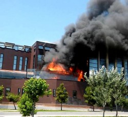 Φωτιά στο Gazi Music Hall 