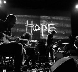 Nέος δίσκος και νέο τραγούδι από τους Godspeed You! Black Emperor 