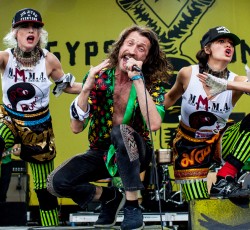 Σε «αναμμένα κάρβουνα» οι Gogol Bordello… 