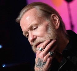 Gregg Allman: Το αντίο της πρώην συζύγου του, Cher, και του Warren Haynes 