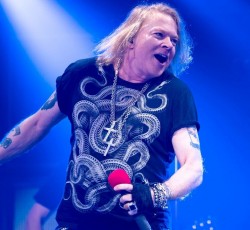 Oι Guns N' Roses και το «χρώμα του χρήματος» 