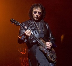 Νέα μουσική από Tony Iommi και Tony Martin; 