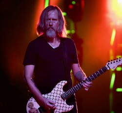 Ακούστε ένα νέο τραγούδι του Jerry Cantrell 