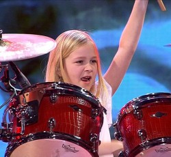 "Killing in the Name" και "Whole Lotta Love" με …δεκάχρονη ντράμερ