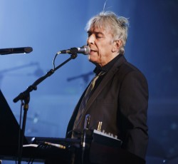 Επανασυνδέονται ο John Cale και η Moe Tucker των Velvet Underground 