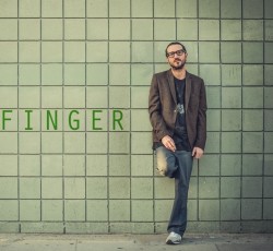 Ο John Frusciante συνεχίζει την εξερεύνηση της ...acid house 