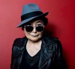 Η Yoko Ono μηνύει το John …Lemon