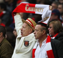 Ο Johnny Rotten ζητά την παραίτηση του Αρσέν Βενγκέρ από την Άρσεναλ… 