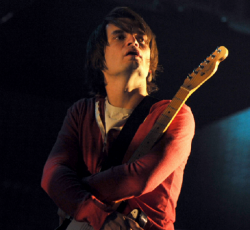 Ο Μπομπ ο Σφουγγαράκης αναπαριστά τα άλμπουμ των Radiohead (video)