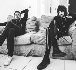 Kasabian: «To νέο άλμπουμ είναι μια αποστολή σωτηρίας της κιθαριστικής μουσικής από την άβυσσο» 