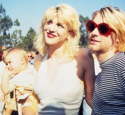 Frances Bean Cobain: «Σ’ ευχαριστώ που μου έδωσες το δώρο της ζωής» 