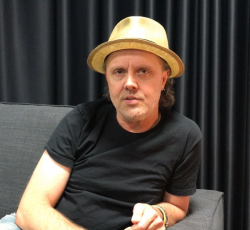 Lars Ulrich: «Εμπνευσμένη μουσική το grunge αλλά εμείς… στον κόσμο μας» 
