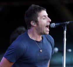 O Liam Gallagher σε ρόλο... χιονάνθρωπου 