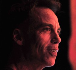 Ακούστε το "All At Once" του Matt Cameron 