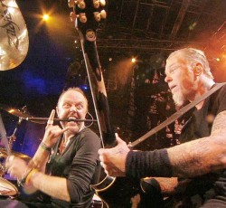 Οι Metallica παίζουν ζωντανά λίγες μόνο ώρες μετά το φιάσκο των Grammys (video)