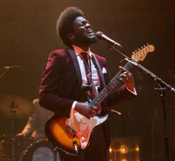 Ο Michael Kiwanuka σε Αθήνα και Θεσσαλονίκη
