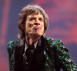 H πολιτικοποιημένη επιστροφή του Mick Jagger 