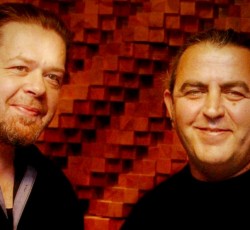 Δύο Ενδελέχεια ξανά μαζί στη σκηνή 