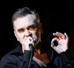 Morrissey: «Οι πολιτικοί ποτέ δεν φοβούνται, αλλά και ποτέ δεν είναι αυτοί τα θύματα» 