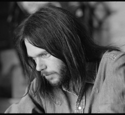 Συλλογή με ανέκδοτο υλικό από τον Neil Young