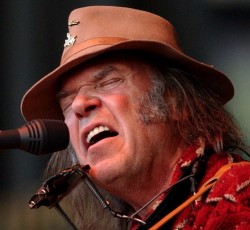 Oι rap συνεργασίες των Neil Young και Tom Morello  