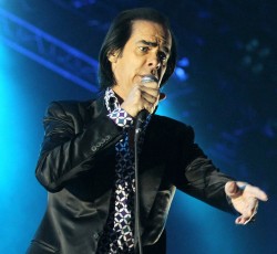 Πρώτη live εμφάνιση του Nick Cave μετά το θάνατο του γιου του (video) 