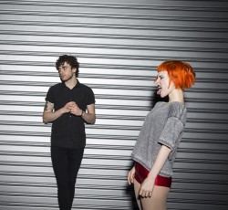 Δείτε το νέο video των Paramore  