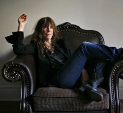 Η Patti Smith συμβουλεύει, ο Ryan Gosling πρωταγωνιστεί…