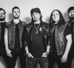 Ο Phil Campbell με το νέο του σχήμα στο Chania Rock Festival 