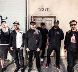 Oι Prophets Οf Rage «ξεσκεπάζουν» τον αντιπρόεδρο, Mike Pence 