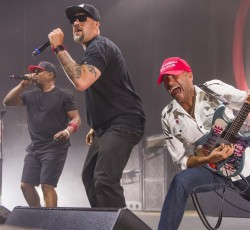  Οι Prophets Οf Rage κυκλοφορούν video νέου κομματιού σκηνοθετημένο από τον Michael Moore 