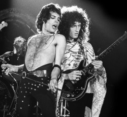 Monopoly α λα Queen! 