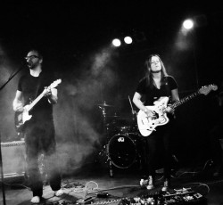 Midas Fall και Raised By Swans σε ελληνική μίνι περιοδεία 