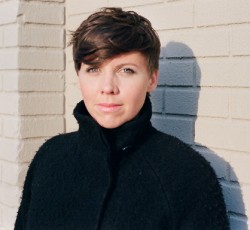 Η Sarah Neufeld των Arcade Fire έρχεται στην Αθήνα 