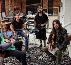 Πρώτο δείγμα γραφής από τους Sons Of Apollo  