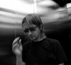 Ο Steven Wilson υπογράφει σε παρακλάδι της Universal 