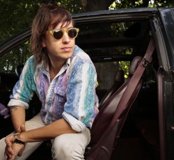 Ο Julian Casablancas σε νέο τραγούδι εκτός Strokes (audio) 